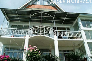 Частный сектор Лазаревского с балконом, "Ника" с балконом - фото