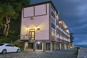 Отели Абхазии с размещением с животными, "Белые Скалы" с размещением с животными - фото