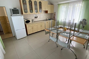 Гостевые дома Ольгинки с общей кухней, 2 микрорайон 4 с общей кухней - забронировать номер