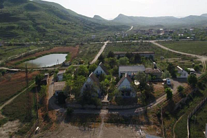 Гостевые дома Орджоникидзе с бассейном, "Кемпинг Донбасс" с бассейном - раннее бронирование