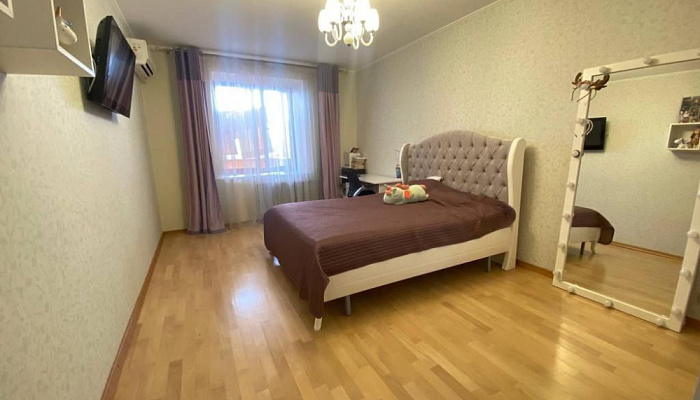 3х-комнатная квартира Аделя Кутуя 46 в Казани - фото 1