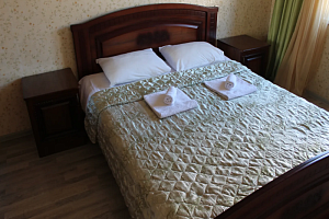 Отдых в Сочи в центре, 2х-комнатная Ульянова 47 кв 60 в центре - фото