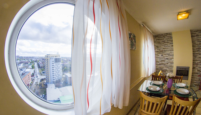 2х-комнатная квартира Декабристов 116 в Омске - фото 1