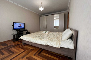 Мини-отели в Нальчике, 1-комнатная Тарчокова 54Б мини-отель - фото