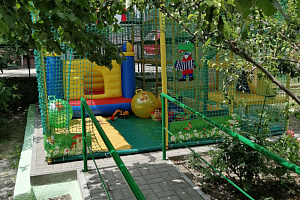 Частный сектор Дивноморского с детской площадкой, "Орхидея" с детской площадкой