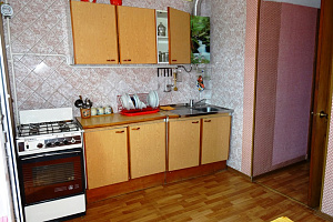 Квартиры Феодосии 3-комнатные, 3х-комнатная Старшинова 21 3х-комнатная - фото