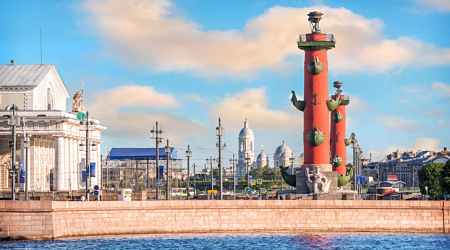 Ростральные колонны Санкт-Петербурга: между архитектурой и историей