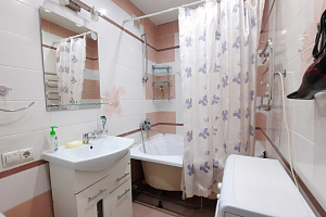 Гостиницы Красноярска с термальными источниками, 2х-комнатная 9 Мая 35А с термальными источниками - раннее бронирование