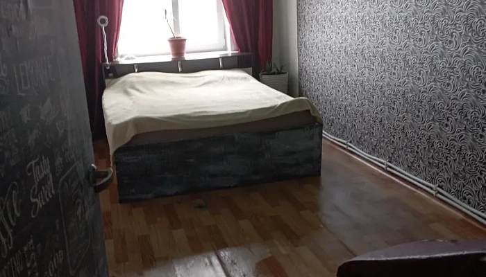 3х-комнатная квартира Лебедевой 42 в Лаишево - фото 1