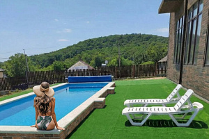 "У пруда от Травел Хотелс Антураж" домик посуточно