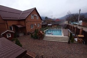 Гостевые дома Каменномостского с бассейном, "Господин постоялец" с бассейном