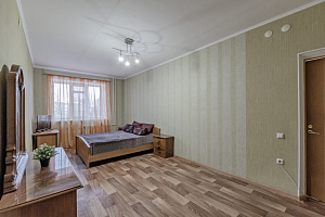 Снять в Казани дом или коттедж посуточно летом, 2х-комнатная Карбышева 6 - фото