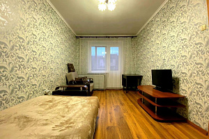 Квартиры Тобольска на месяц, 1-комнатная 9-й микрорайон 16 на месяц - фото