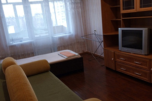 Квартиры Златоуста на месяц, 1-комнатная Гагарина 7 линия 9А на месяц - цены