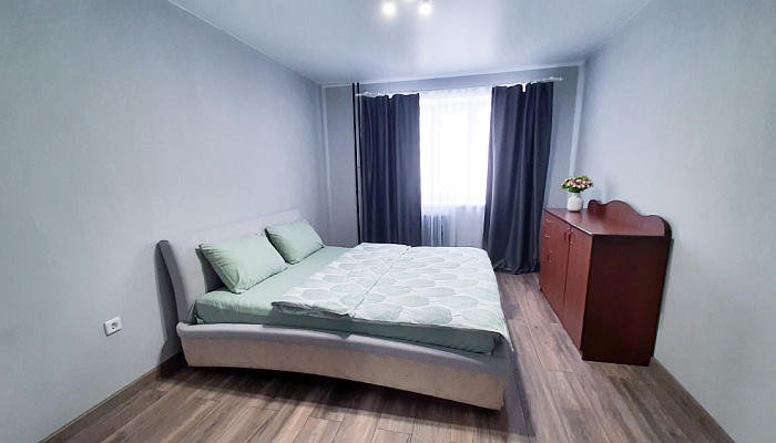 2х-комнатная квартира Анатолия 98 в Новоалтайске - фото 1