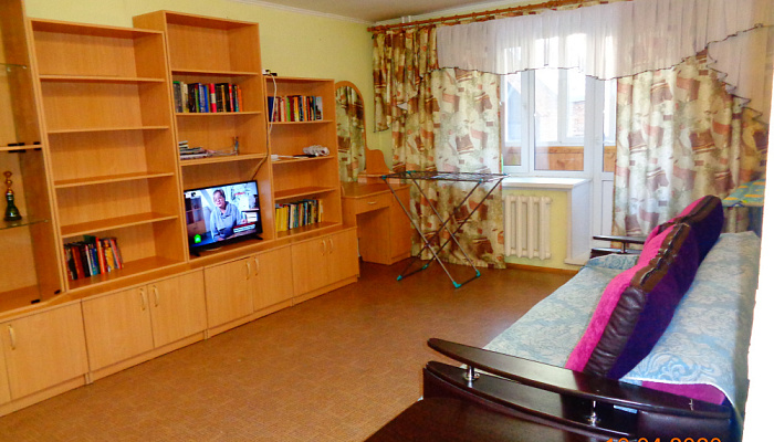 &quot;Остановка ДОСААФ&quot; 2к-комнатная квартира в Томске - фото 1