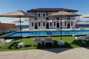 Отели Голубицкой с бассейном, "Солнечный Пляж" с бассейном - фото