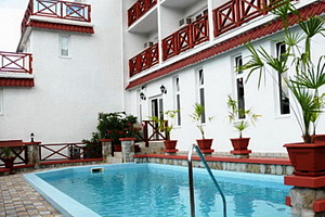 Гостевые дома Алушты с бассейном, "Круиз-2" с бассейном - фото