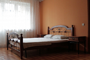 Квартиры Тюмени в центре, 2х-комнатная Малыгина 14 в центре - фото