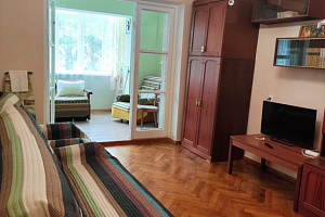Квартиры Абхазии с кухней, 2х-комнатная Кодорское 11 с кухней - снять