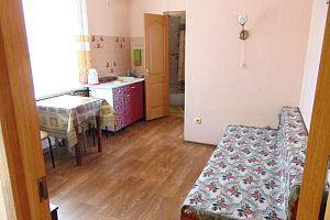 Гостевой дом Snug House в Новом Свете 8