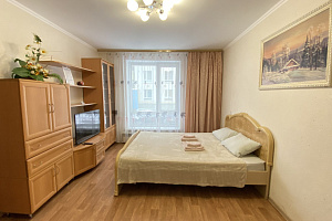 Гостиницы Калуги для отдыха с детьми, 1-комнатная Петра Тарасова 15 для отдыха с детьми