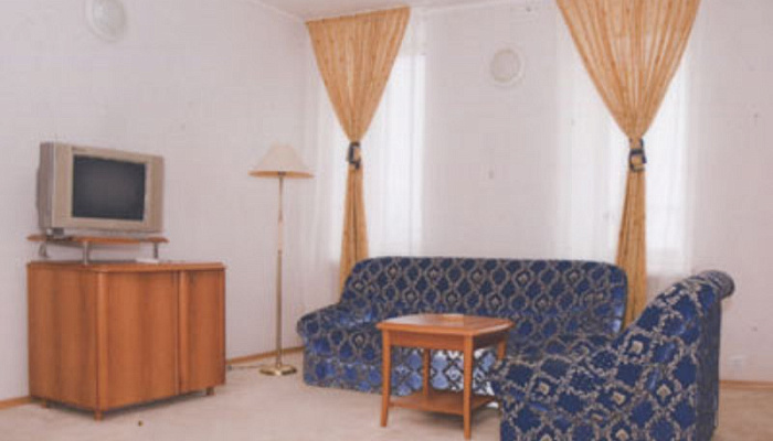 &quot;Гостиный двор&quot; гостиница в п. Лососина (Советская Гавань) - фото 1