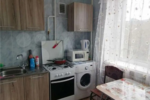 Квартиры Железноводска на месяц, 2х-комнатная Ленина 140 на месяц - фото