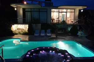 Дома Лоо с бассейном, ул Енисейская с бассейном - фото