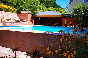 Гостевые дома Ольгинки с бассейном, "Солнечная 39"  с бассейном - забронировать номер