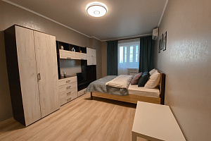 Гостиницы Астрахани с собственным пляжем, 1-комнатная Савушкина 6Е с собственным пляжем