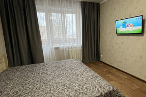 Гостиницы Нижнекамска с бассейном, "Комфортная светлая" 2х-комнатная с бассейном - цены