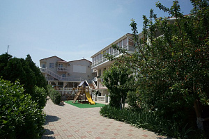 Гостевые дома Николаевки с бассейном, "Семейный" с бассейном - раннее бронирование