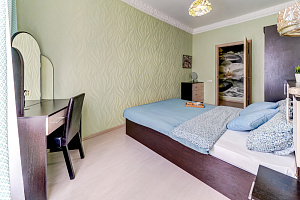 Отели Ленинградской области с собственным пляжем, 2х-комнатная Большая Пушкарская 30 с собственным пляжем - раннее бронирование