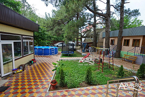 Гостевые дома Ольгинки с бассейном, "Сосновый двор" с бассейном - забронировать номер