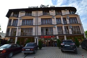 Отели Кучугур с двухкомнатным номером, "Азов" с двухкомнатным номером - фото