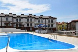 Дома Кабардинки с бассейном, "Villa Deluxe Kedrovaya" с бассейном - фото
