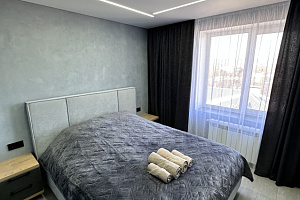 Квартиры Саратова на набережной, 2х-комнатная Танкистов 80А на набережной - фото