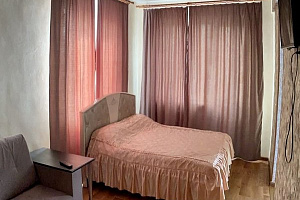 Гостиницы Усолья-Сибирского с сауной, 1-комнатная Толбухина 54 кв 38 с сауной - фото