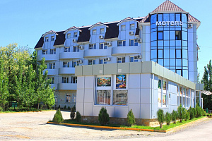 Гостиницы Астрахани у парка, "Кристалл" у парка
