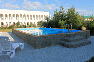 Гостевые дома Поповки с бассейном, "Del Mar" с бассейном - цены