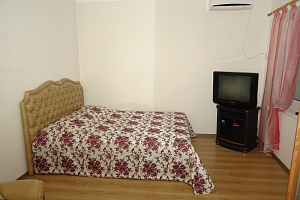 Квартиры Гурзуфа на месяц, 1-комнатная Подвойского 2 на месяц - фото