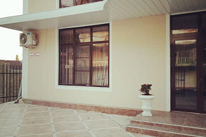 Гостевые дома Лермонтово с бассейном, "АлМар" с бассейном - фото