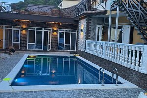 Гостевые дома Лермонтово с бассейном, "Южная ночь" с бассейном - забронировать номер