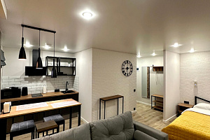 Квартиры Мурманска 3-комнатные, "В стиле лофт в центре города"-студия 3х-комнатная - фото
