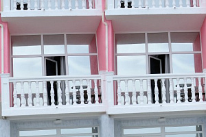 Отели Утеса на первой береговой линии, "Камелия" на первой береговой линии - фото