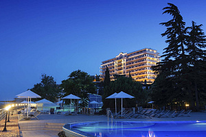 Отели Алушты с бассейном, "Riviera Sunrise" с бассейном
