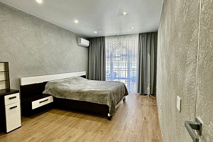 4х-комнатная квартира Перелётная 22