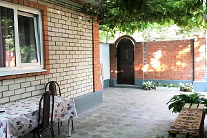 Дома Витязево с бассейном, Черноморская 110 с бассейном - цены