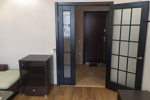 Гостиница в Красноярске, 2х-комнатная Алексеева 25
